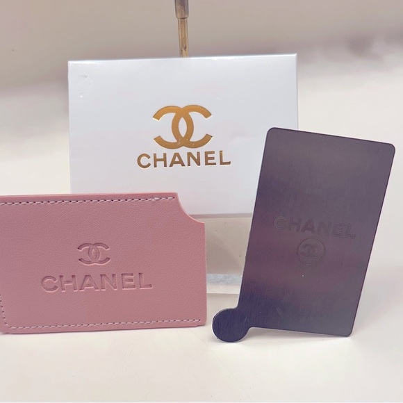 Chanel Pink Mirror and Case - Picture 2 of 5